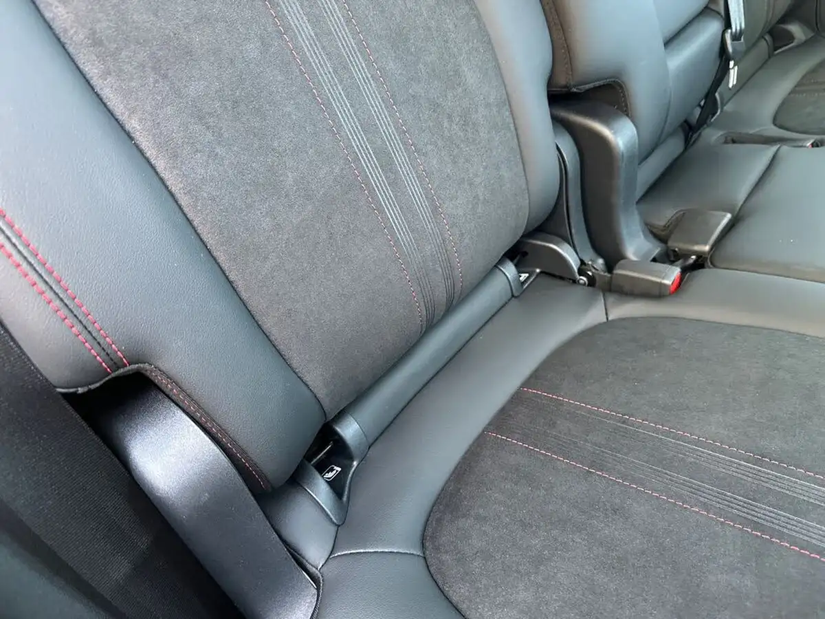2025-ford-kuga-25t-st-line-243ps-phev-big-30
