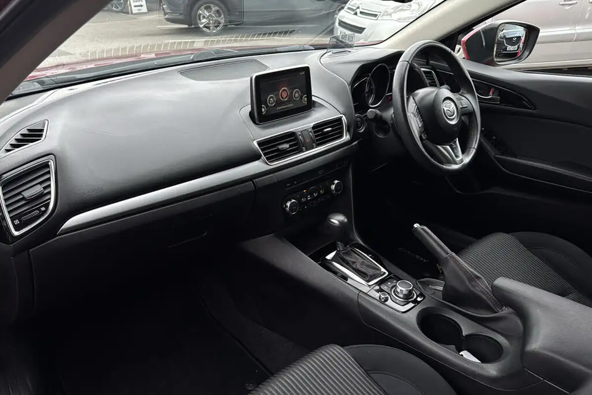 2015-mazda-mazda3-20-sport-nav-120ps-fastback-4d-auto-big-10