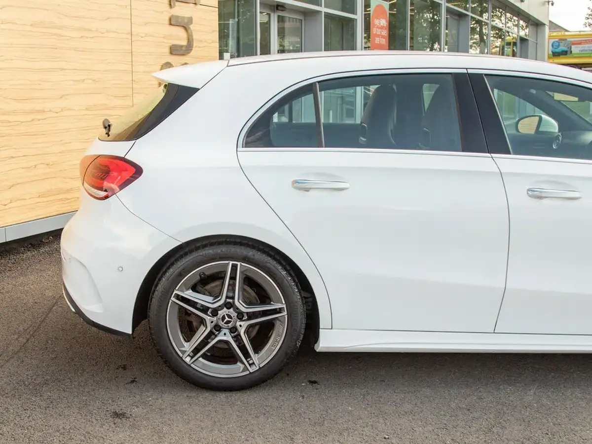 2019-mercedes-benz-a-class-13-a200-amg-line-premium-hatchback-5d-big-6