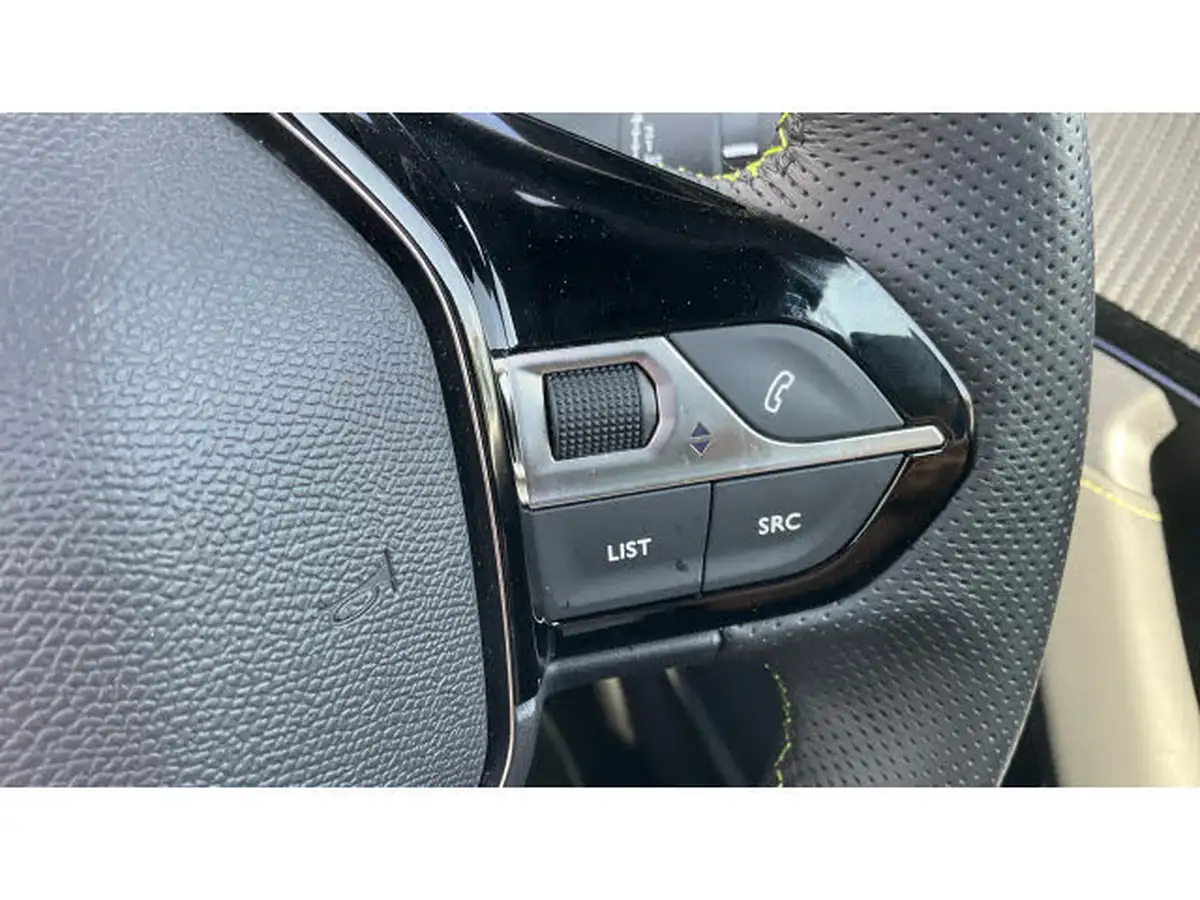 2023-peugeot-2008-suv-big-39