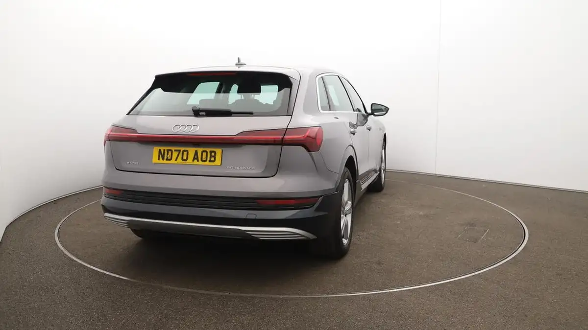 2020-audi-e-tron-50e-technik-big-57