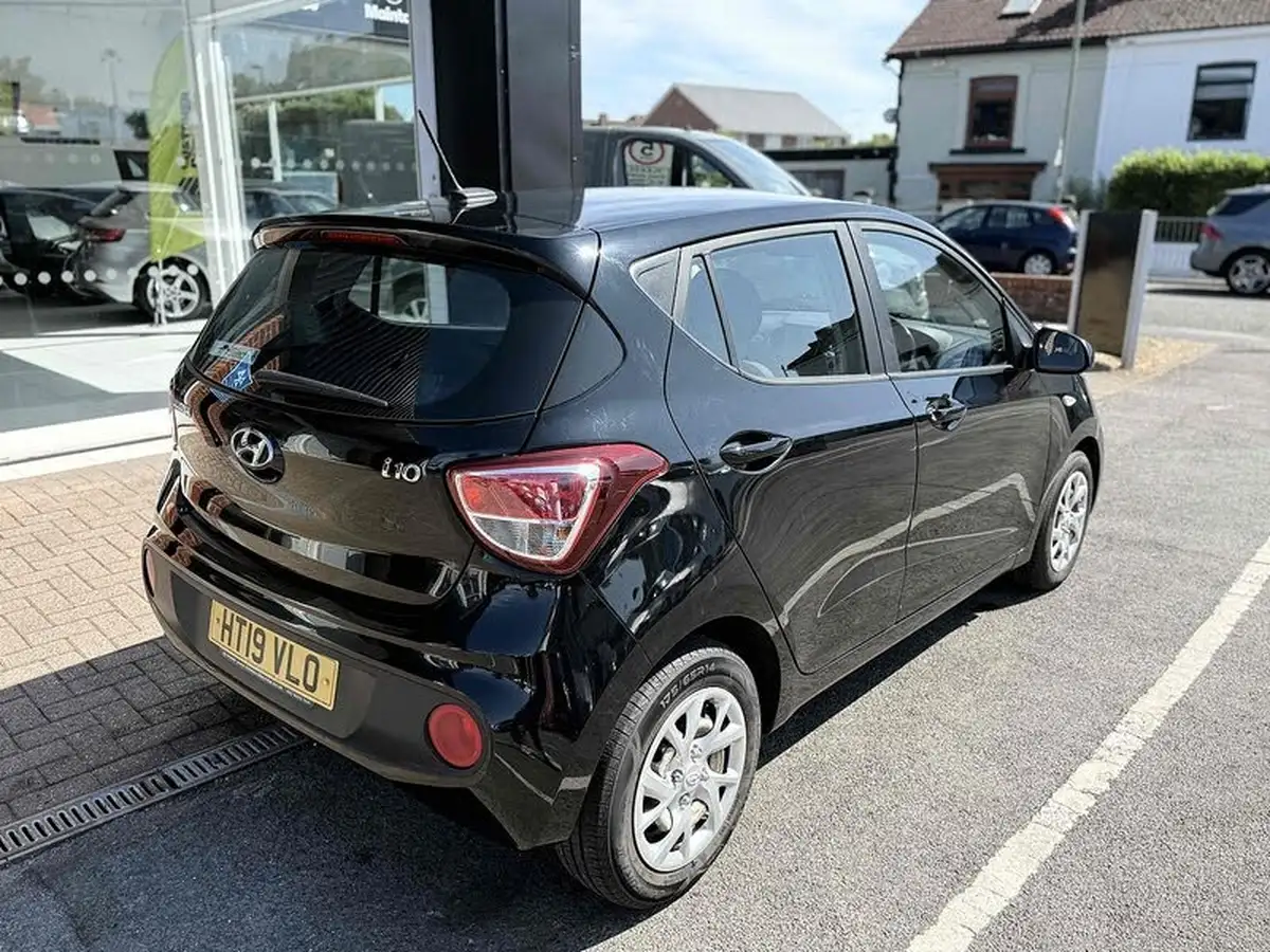 2019-hyundai-i10-10-se-67ps-big-6