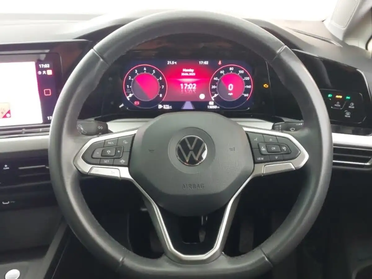 2022-volkswagen-golf-15-tsi-life-150ps-hatchback-big-12