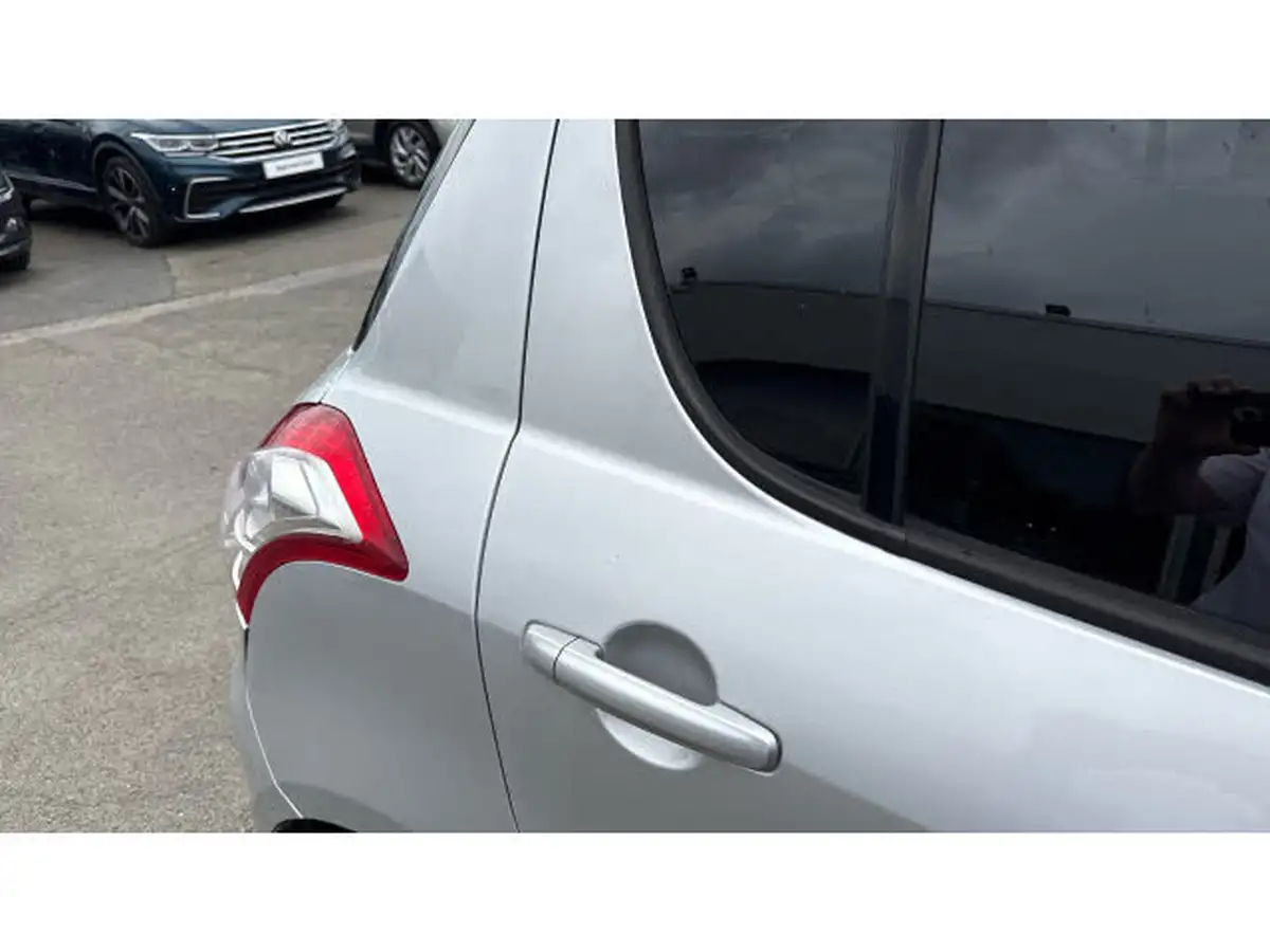 2016-suzuki-swift-12-sz-l-5d-big-20