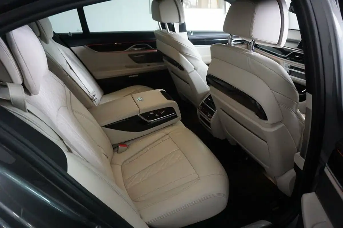 2016-bmw-7-series-30td-740d-m-sport-big-45