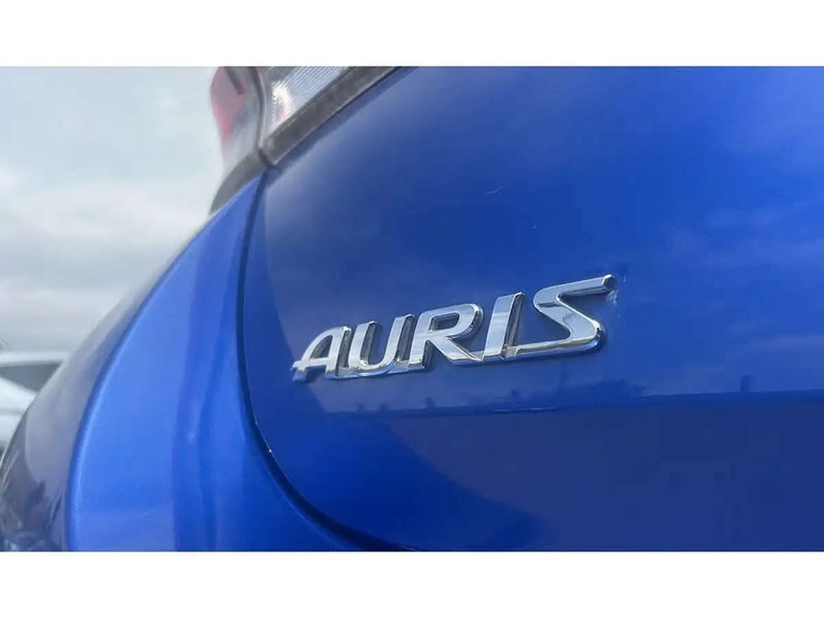 2018-toyota-auris-18-vvt-i-hsd-design-hatchback-big-28
