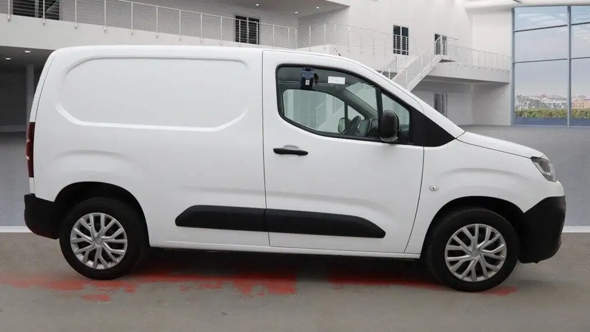 2022-citroen-berlingo-15bluehdi-1000-enterprise-pro-100pseu6d-big-2