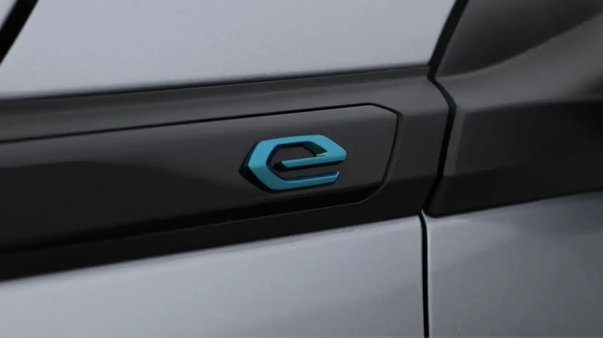 2023-peugeot-2008-suv-e-gt-136bhp-50kwh-station-wagon-big-20