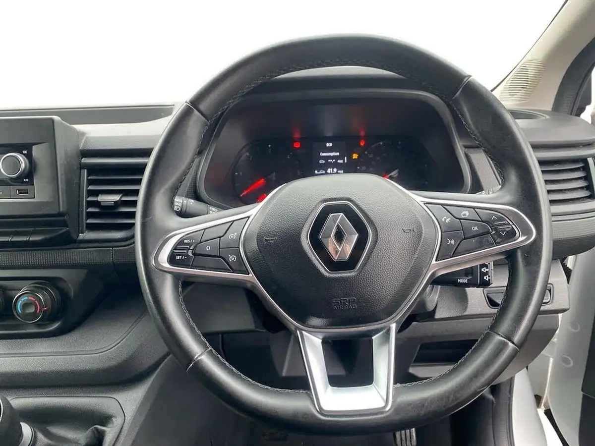2022-renault-trafic-20dci-ll30-130-business-panel-big-8