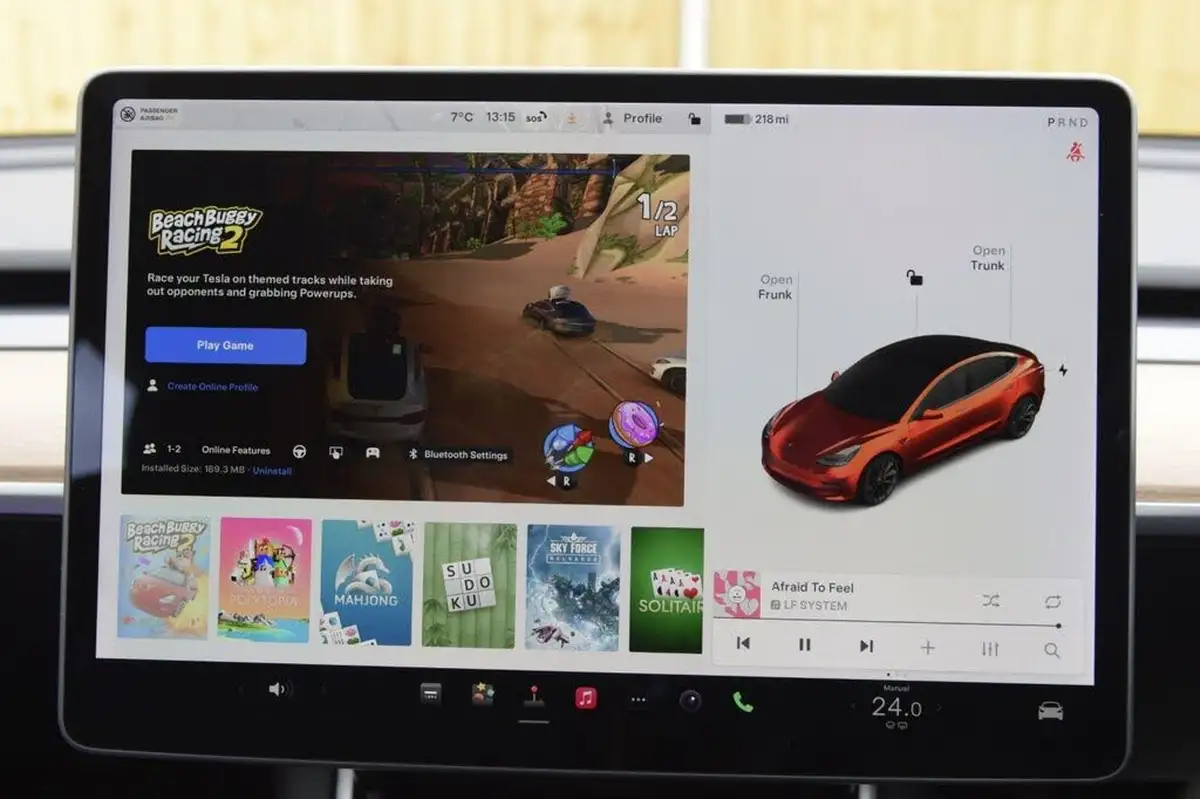 2020-tesla-model-3-e-performance-big-35