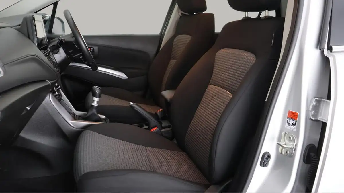 2023-suzuki-s-cross-14-boosterjet-motion-big-12