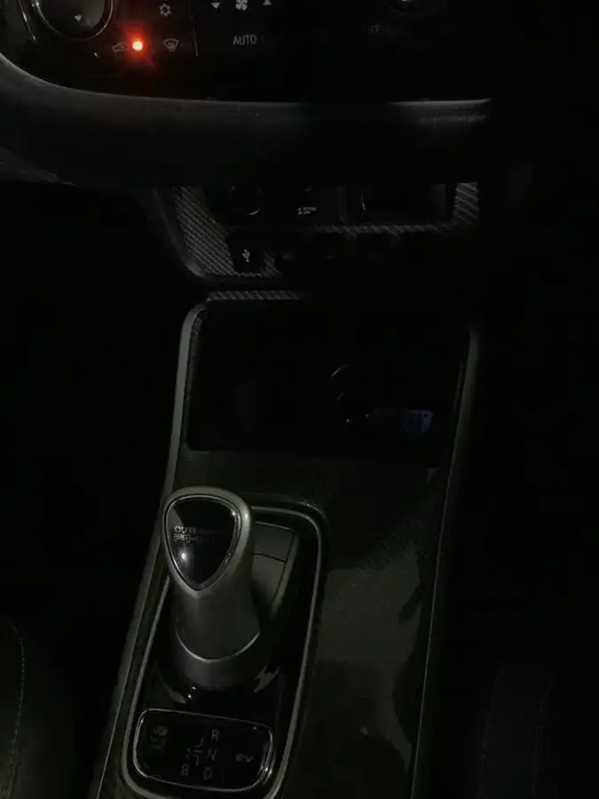 2019-mitsubishi-outlander-24-4h-phev-big-25