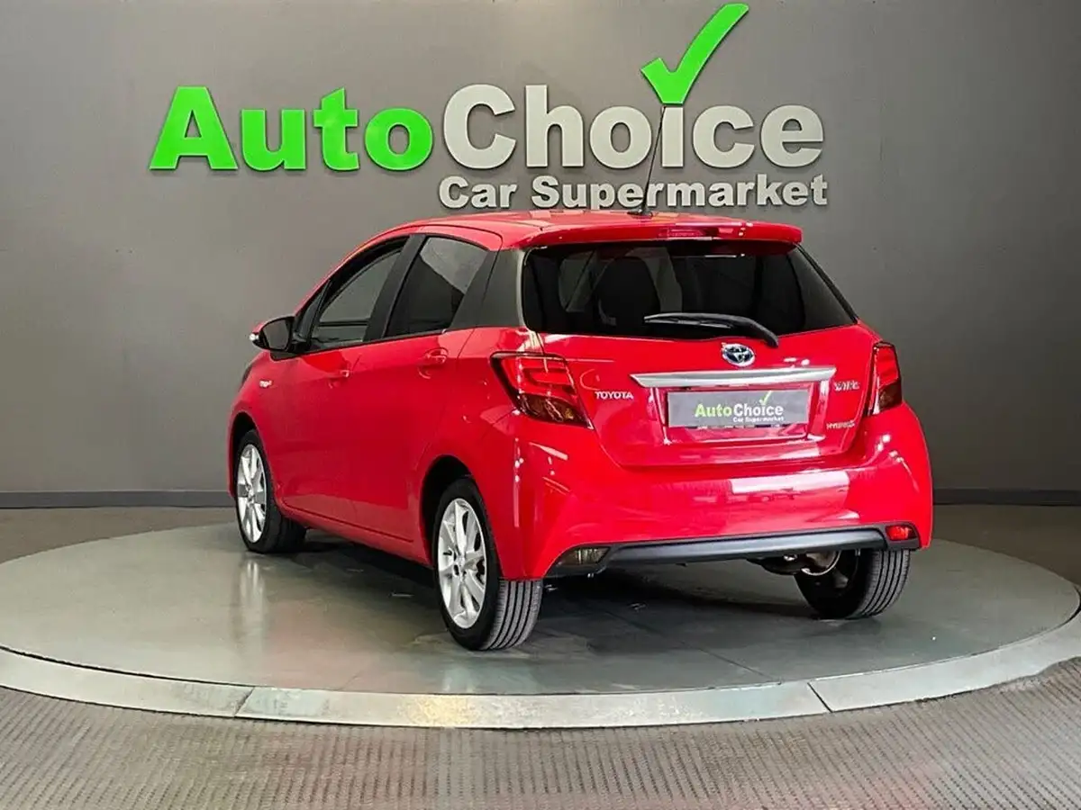 2015-toyota-yaris-15-vvt-i-sport-hybrid-big-13