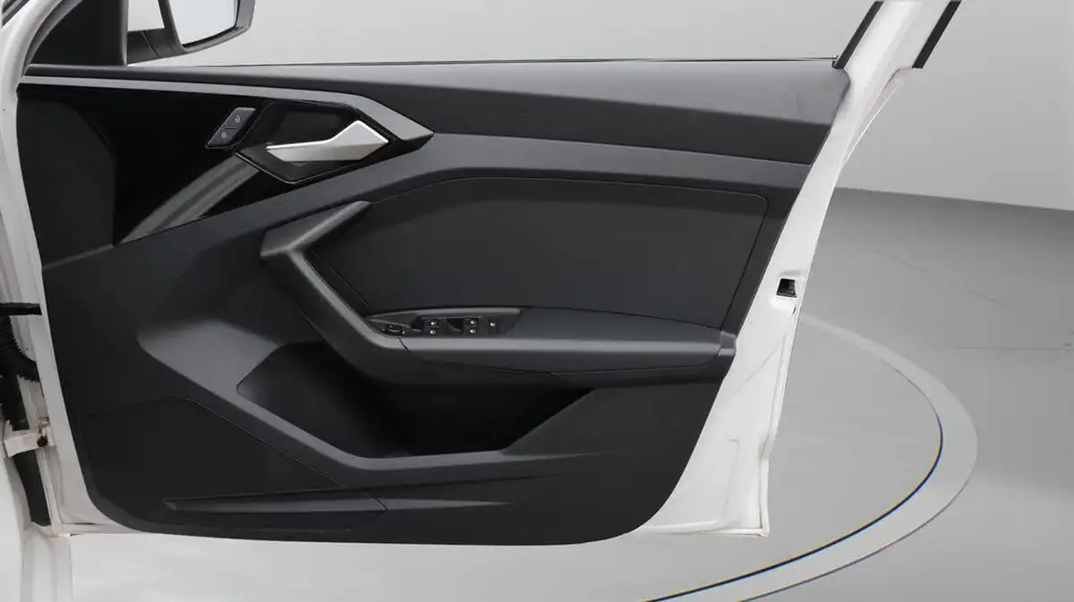 2022-audi-a1-10-25-tfsi-technik-big-15