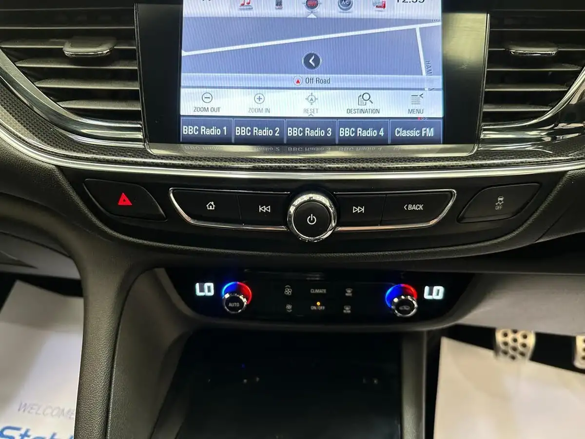 2017-vauxhall-insignia-grand-sport-15-turbo-sri-vx-line-nav-big-10