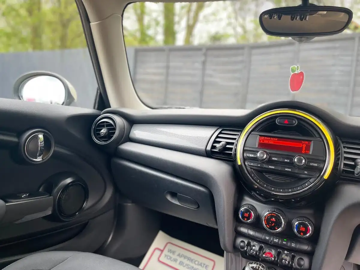 2016-mini-cooper-12-one-3d-big-49