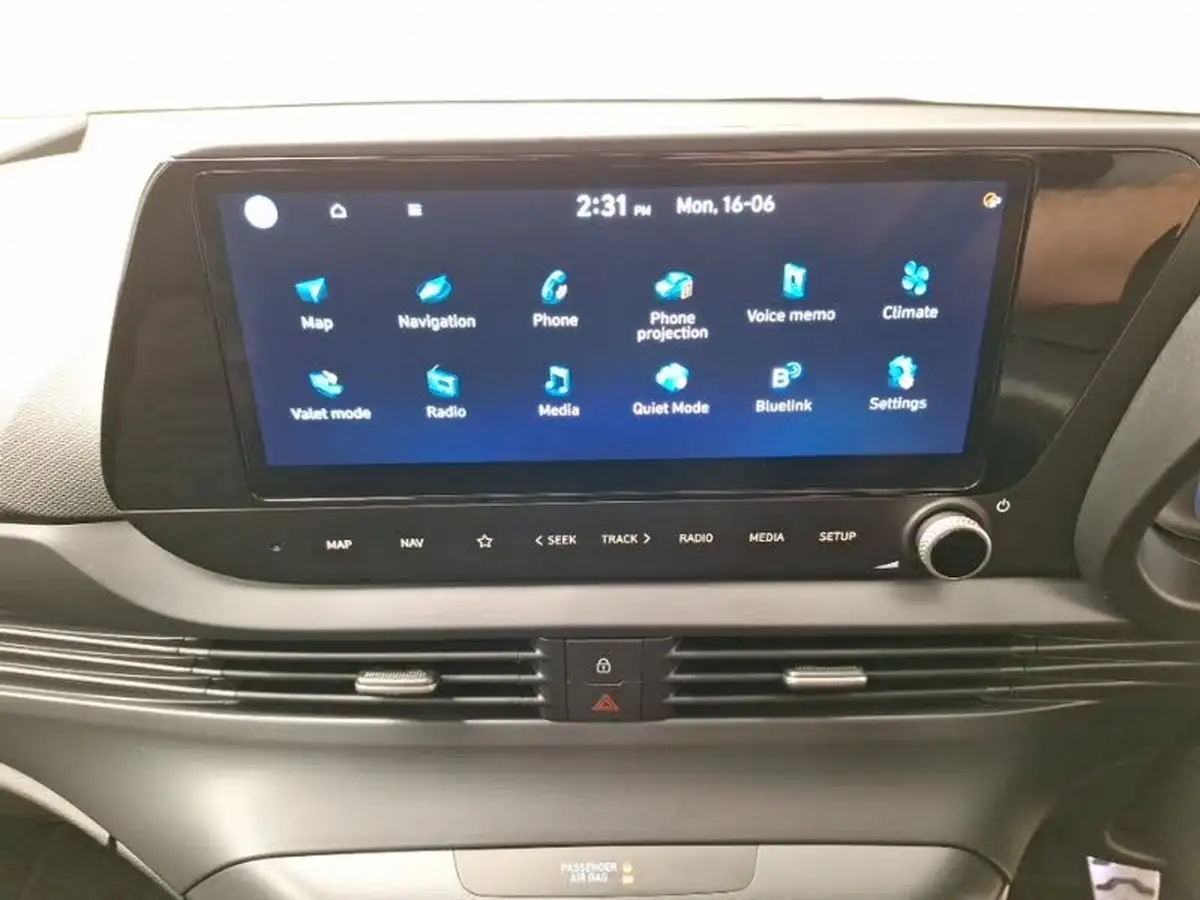 2025-hyundai-bayon-10-t-gdi-premium-100ps-two-tone-roof-big-9