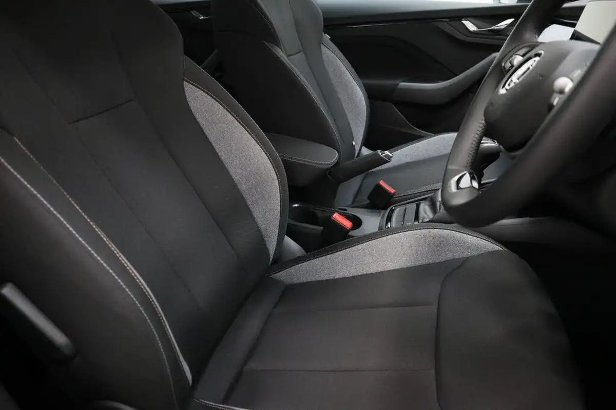 2025-skoda-scala-10-tsi-se-116ps-dsg-big-9