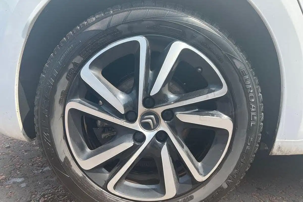 2018-citroen-c4-spacetourer-15bluehdi-flair-big-7