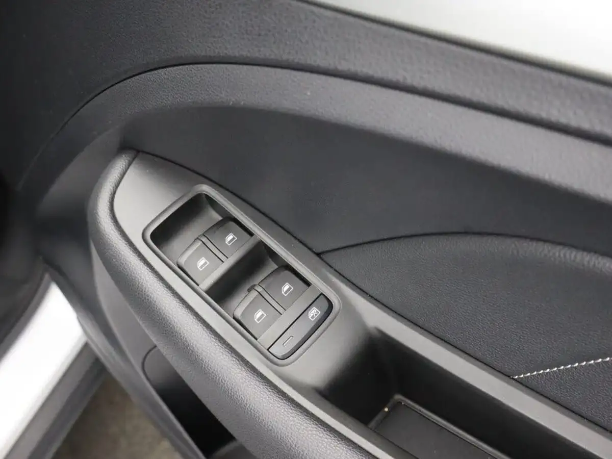 2020-mg-zs-suv-e-exclusive-ev-big-27