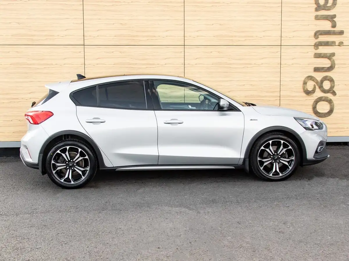 2019-ford-focus-15t-active-x-hatchback-big-11