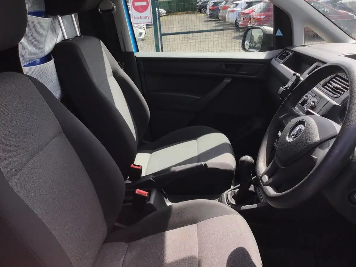 2017-volkswagen-caddy-maxi-20tdi-c20-maxi-startline-bmt-102pseu6-panel-big-12