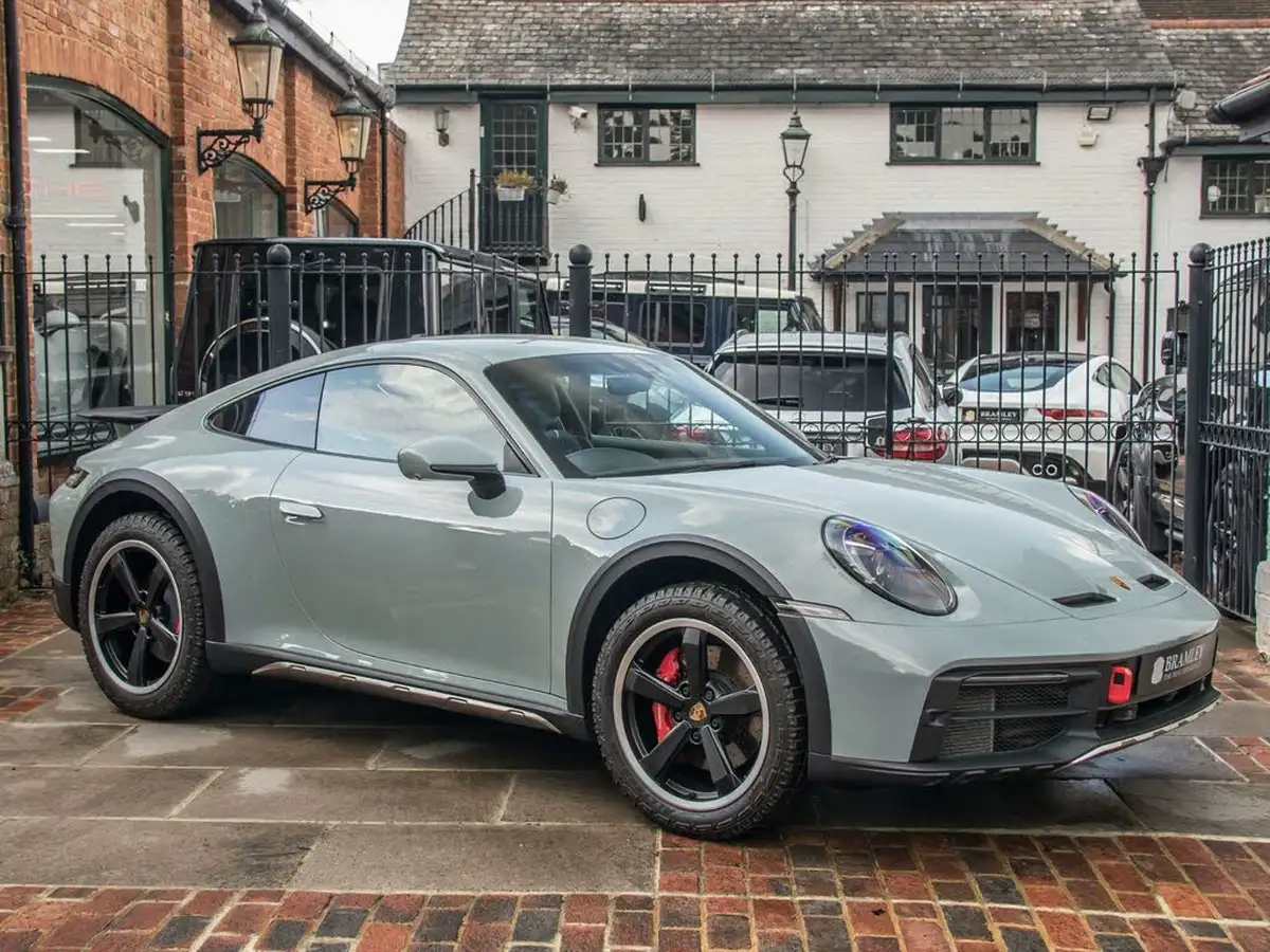 2023-porsche-911-30-dakar-big-0