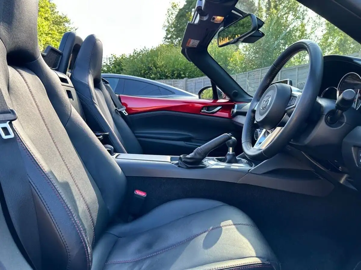 2015-mazda-mx-5-20-sport-nav-big-9