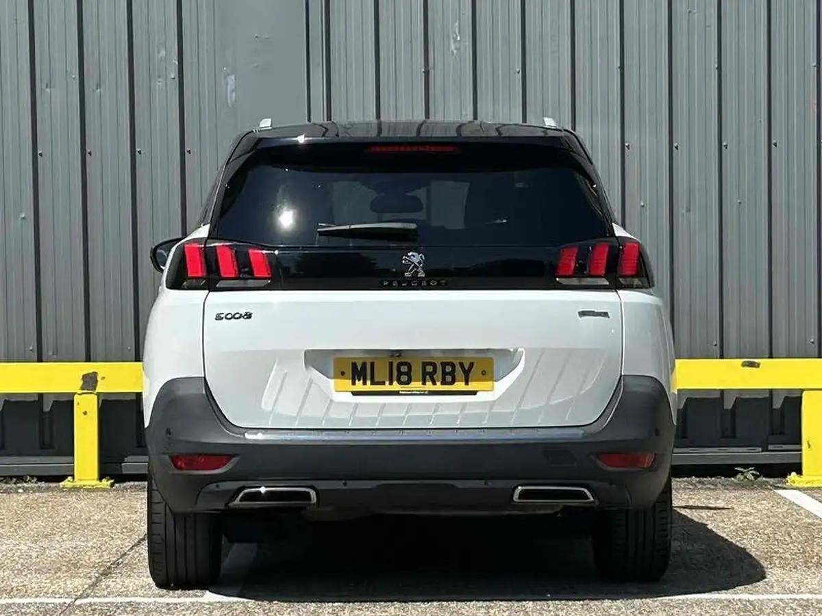 2018-peugeot-5008-suv-12-puretech-gt-line-big-5