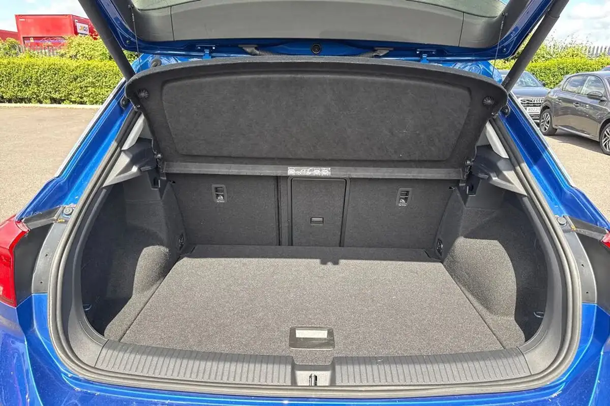 2021-volkswagen-t-roc-15-tsi-active-hatchback-5d-dsg-big-6