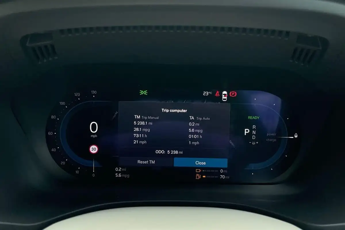 2024-volvo-xc60-20-t8-r-design-pro-big-43