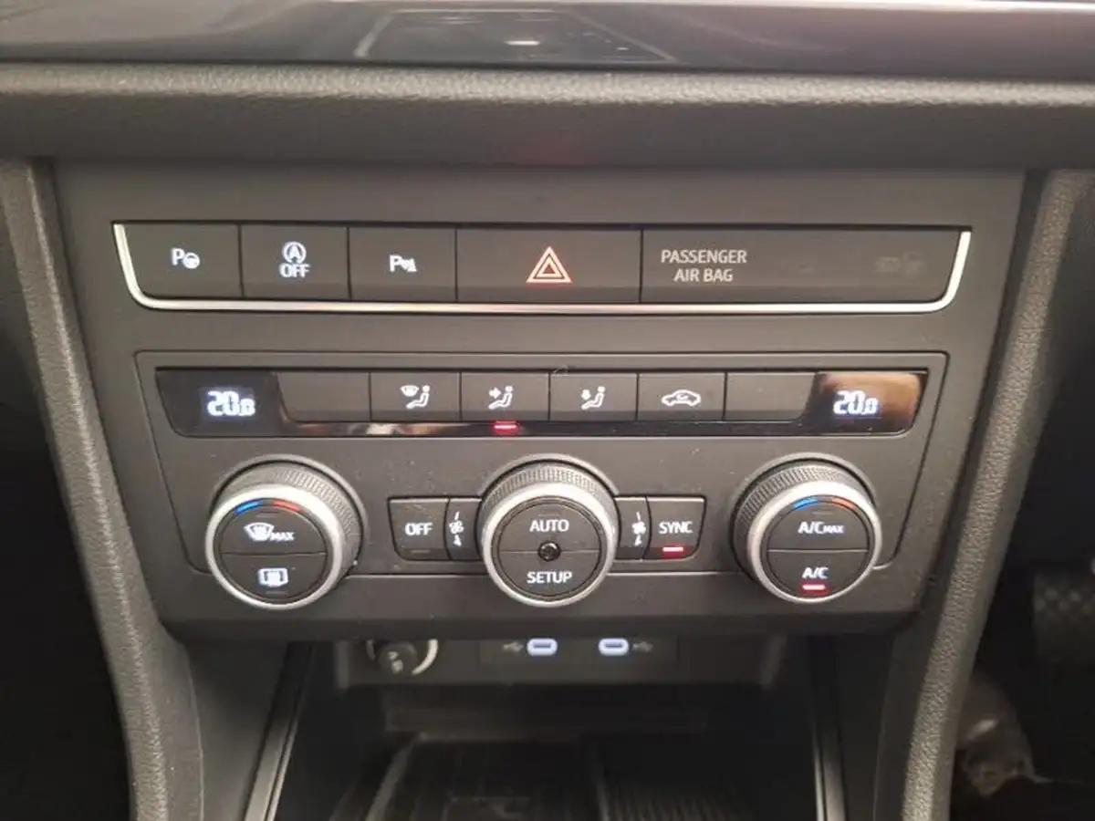2024-seat-ateca-15-ecotsi-se-technology-dsg-big-13