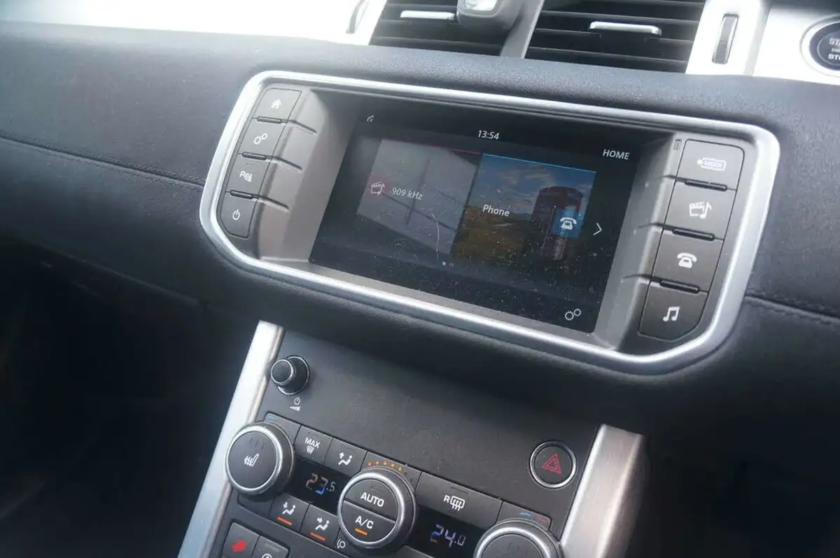 2016-land-rover-range-rover-evoque-big-27