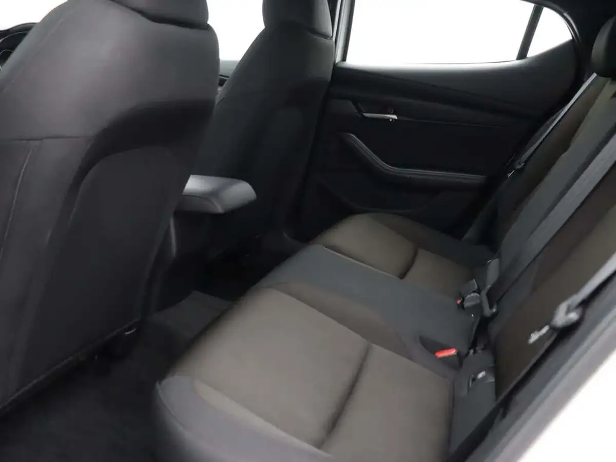 2024-mazda-mazda3-20-e-skyactiv-g-prime-line-big-16