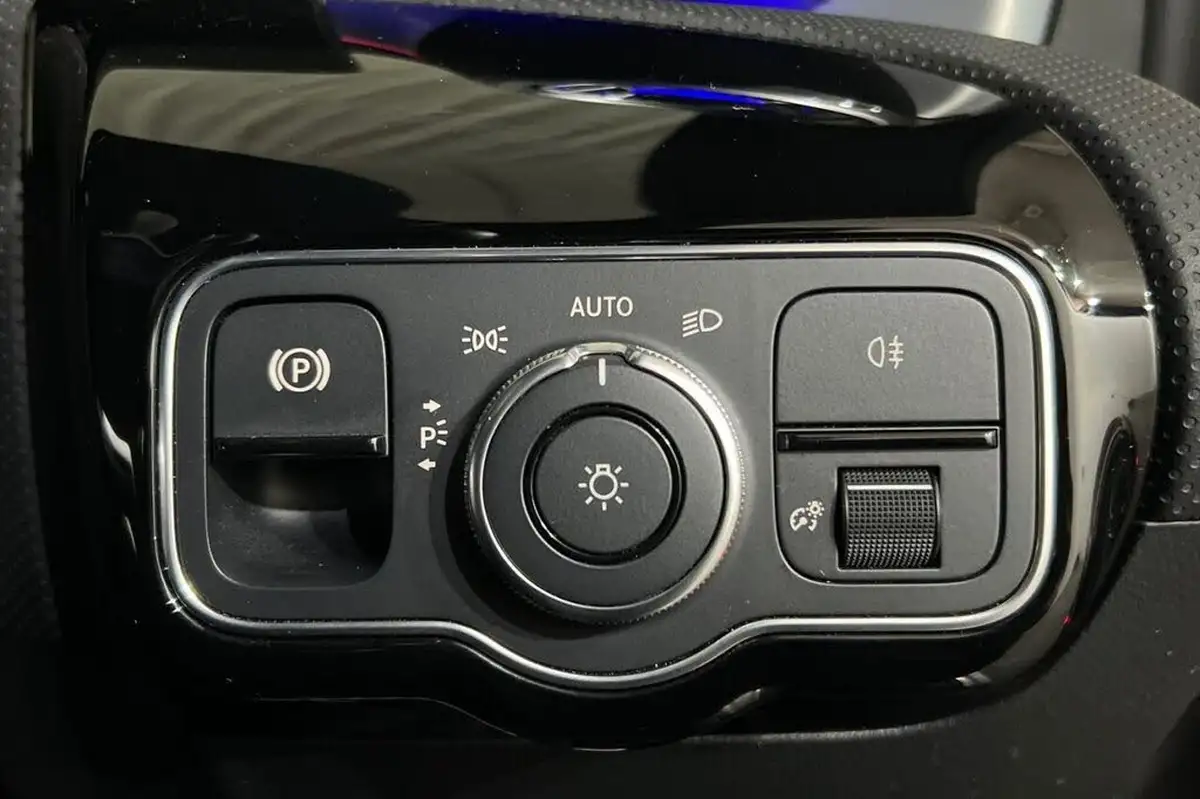 2022-mercedes-benz-cla-13-cla-180-amg-line-premium-coupe-4d-big-36