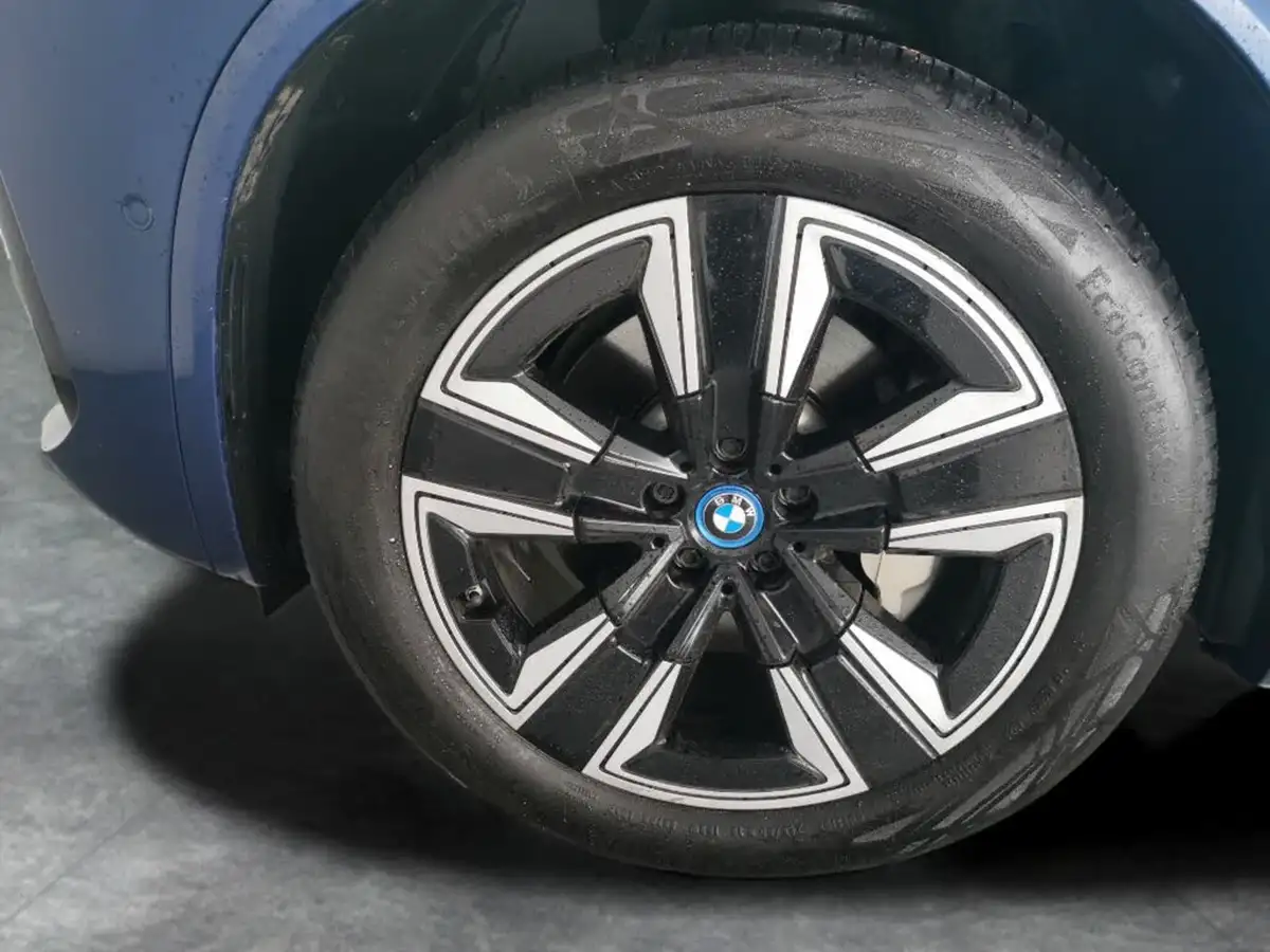 2022-bmw-ix3-e-m-sport-big-39