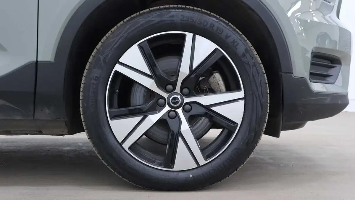 2022-volvo-xc40-e-twin-recharge-big-34