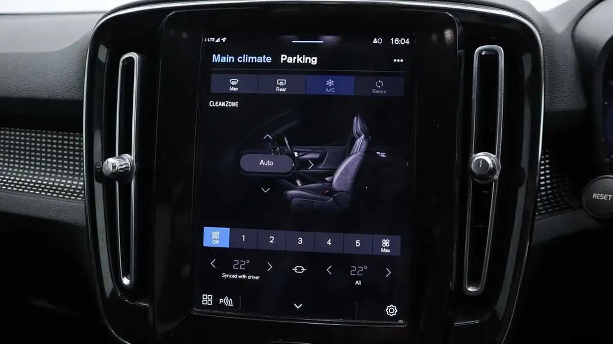 2022-volvo-xc40-e-twin-recharge-big-62