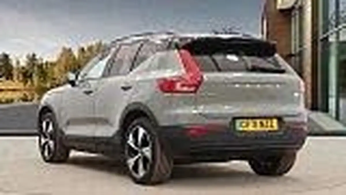 2022-volvo-xc40-e-twin-recharge-big-10