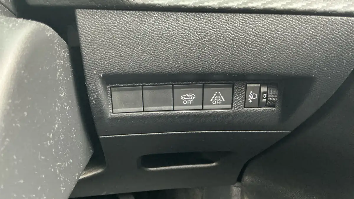 2021-peugeot-208-12-puretech-allure-premium-100bhp-big-31