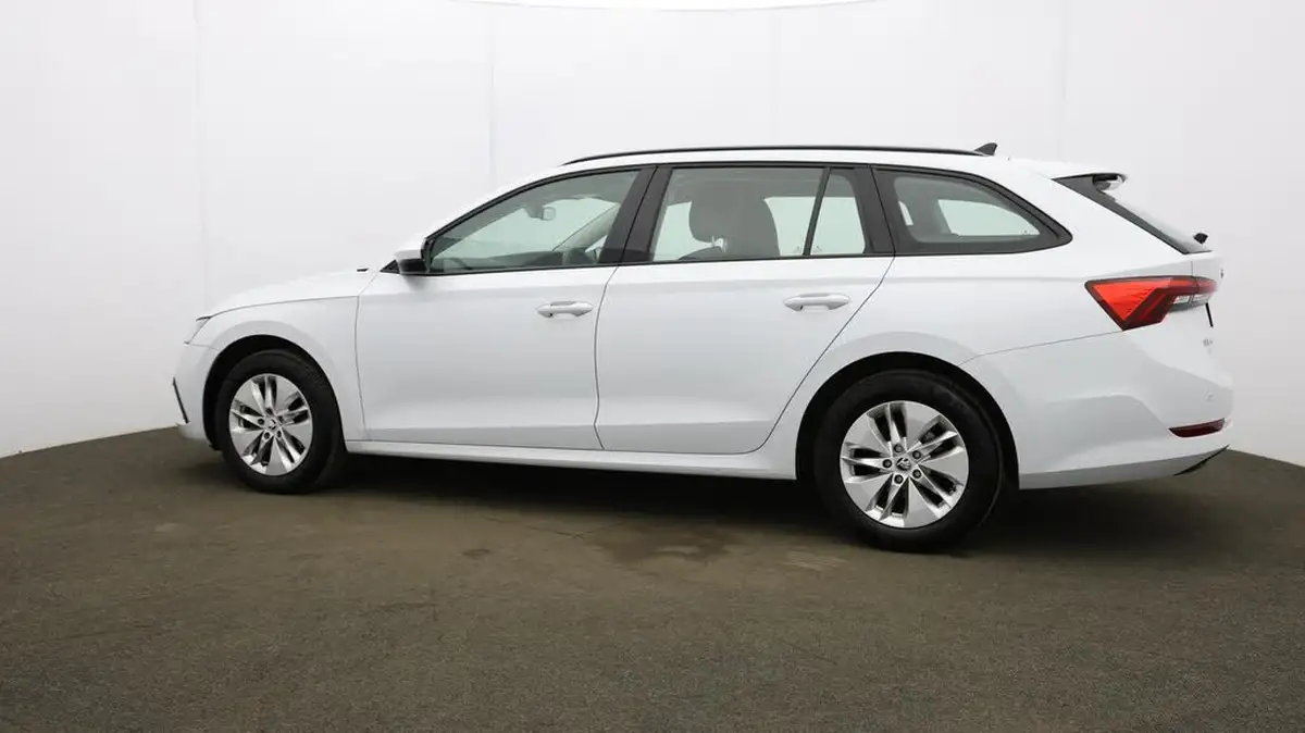 2022-skoda-octavia-10-tsi-se-technology-110ps-estate-big-61