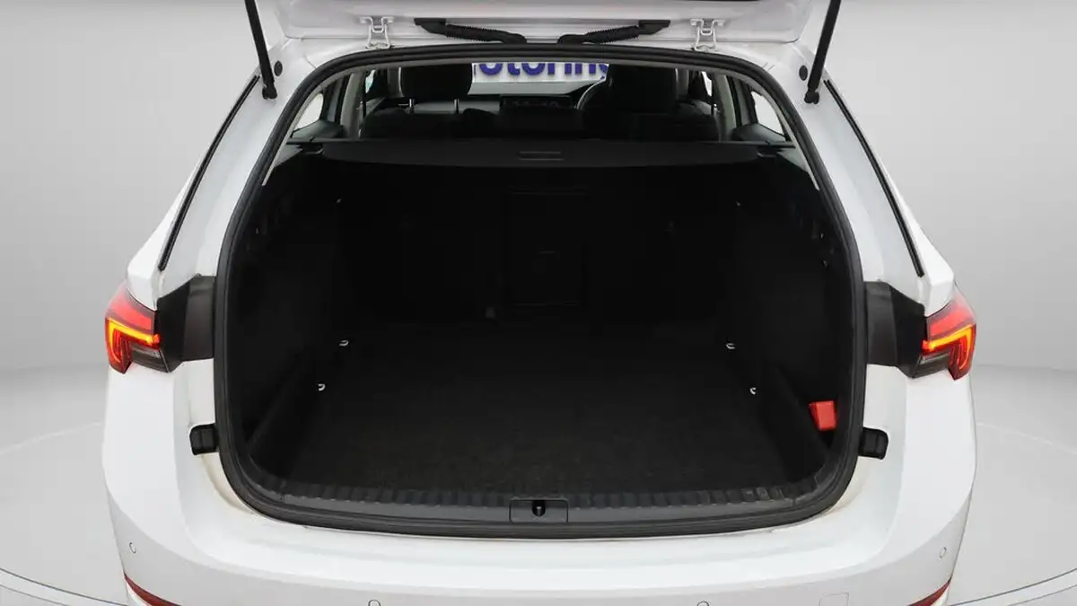 2022-skoda-octavia-10-tsi-se-technology-110ps-estate-big-17