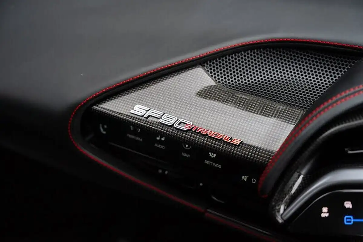 2023-ferrari-sf90-40t-v8-f1-dct-ss-4wd-big-43