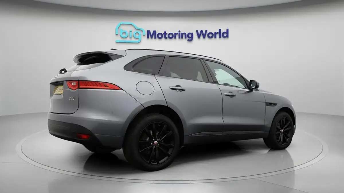 2020-jaguar-f-pace-20-i4d-chequered-flag-180ps-big-7