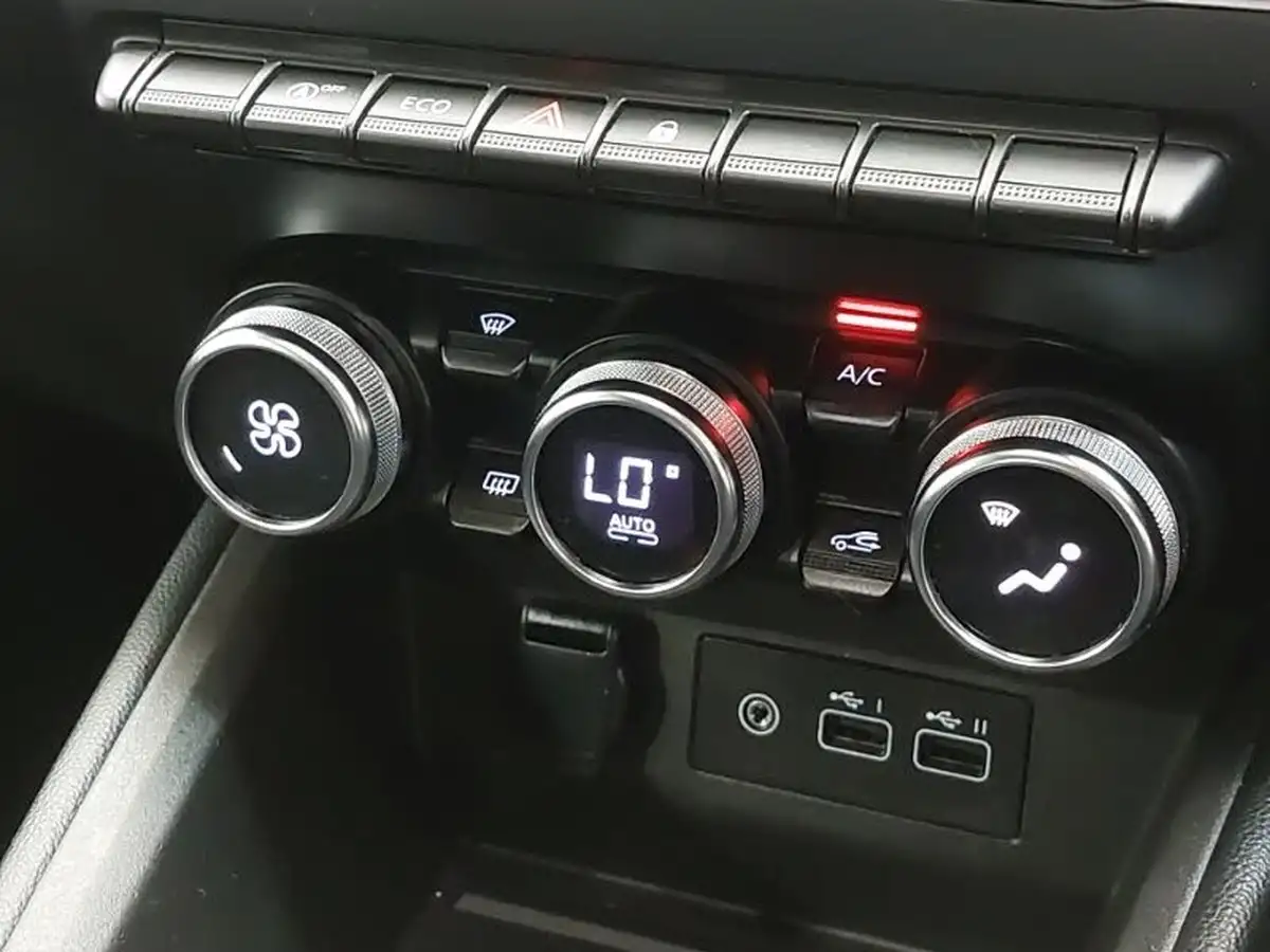 2023-renault-clio-10-tce-evolution-big-12