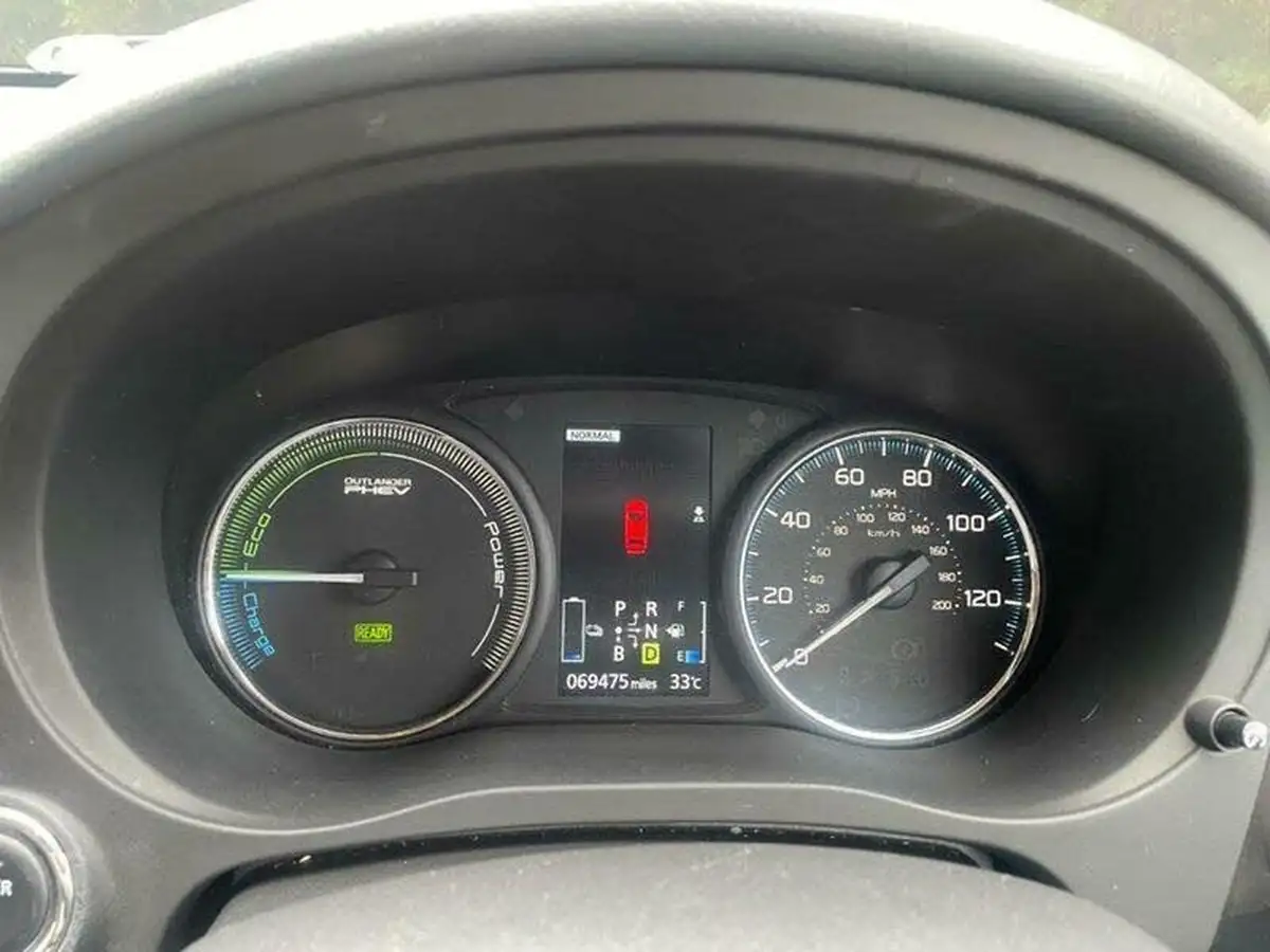 2015-mitsubishi-outlander-20-gx3h-phev-5st-big-36