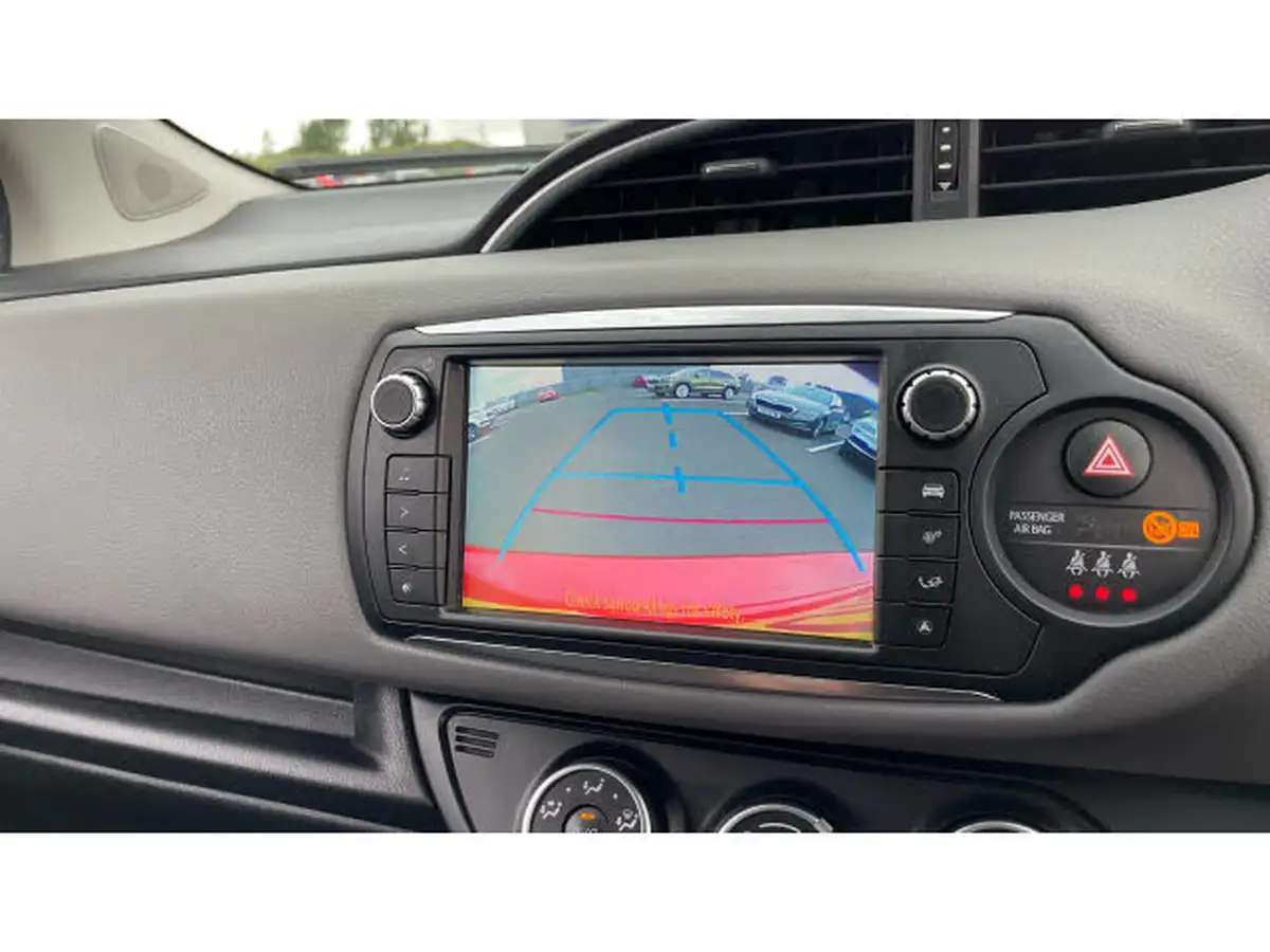 2016-toyota-yaris-133-icon-vvt-i-5d-big-31