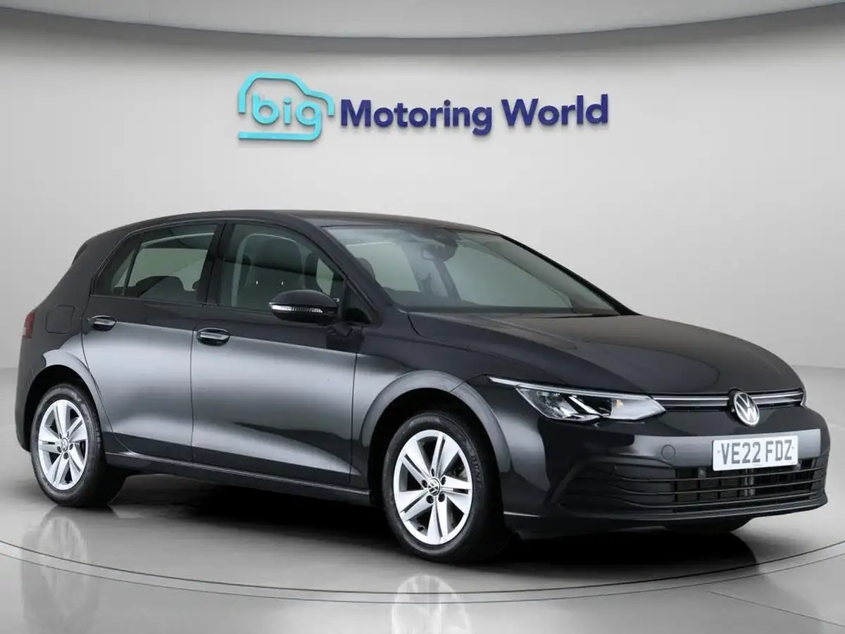 2022-volkswagen-golf-15-tsi-life-150ps-hatchback-big-0