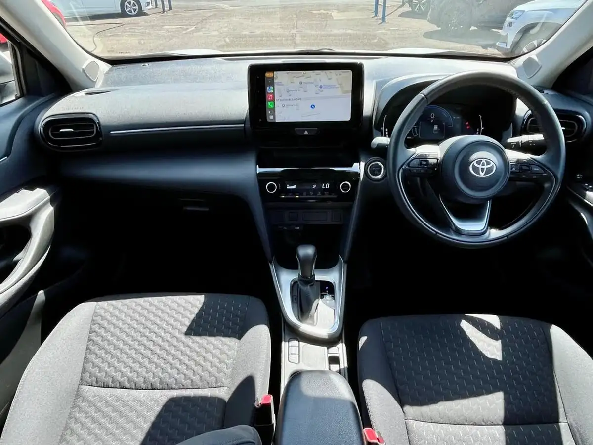 2024-toyota-yaris-cross-15-vvt-i-icon-big-1