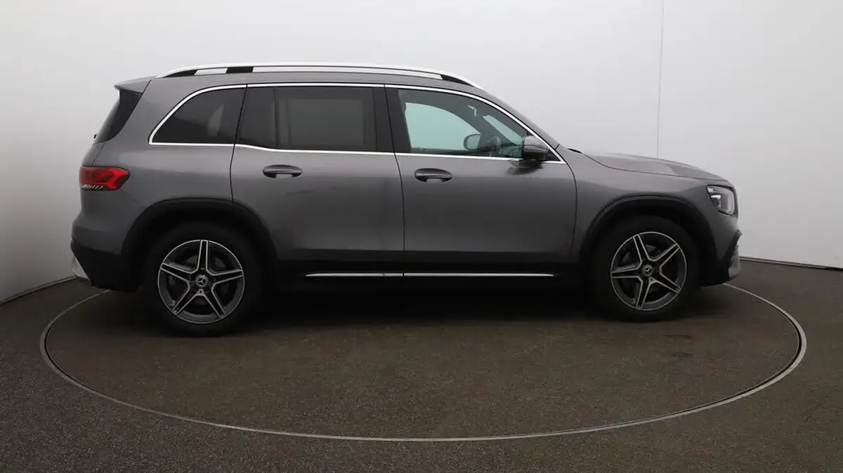 2021-mercedes-benz-glb-class-13-glb200-amg-line-8g-tronic-big-51